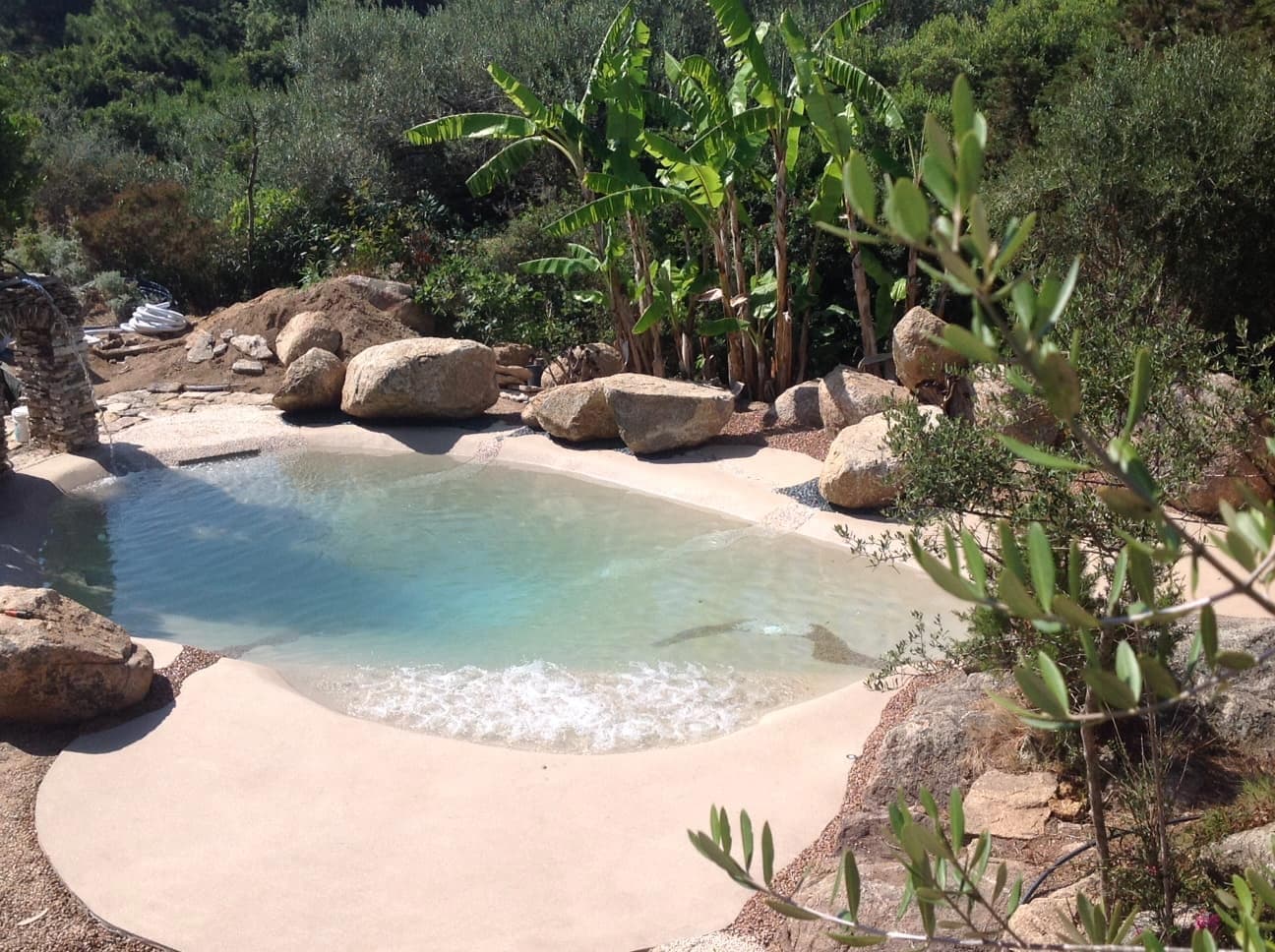 Piscinas de arena en Galicia que convertirán tu jardín en un paraíso